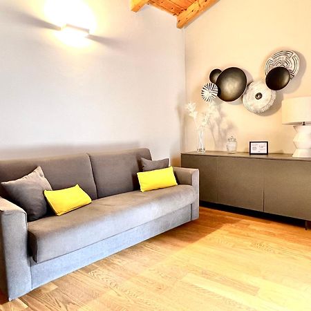 Comecasa Cavour Apartment อัสตี ภายนอก รูปภาพ