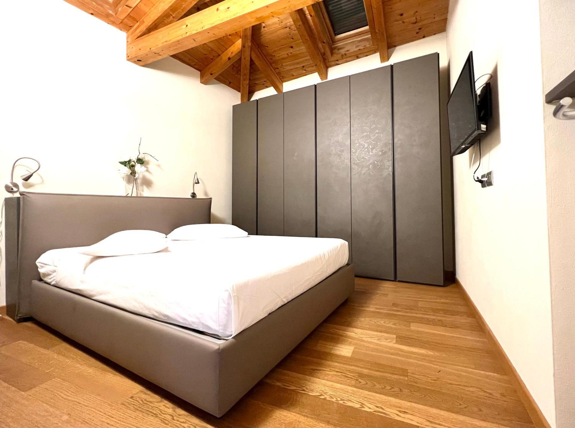 Comecasa Cavour Apartment อัสตี ภายนอก รูปภาพ
